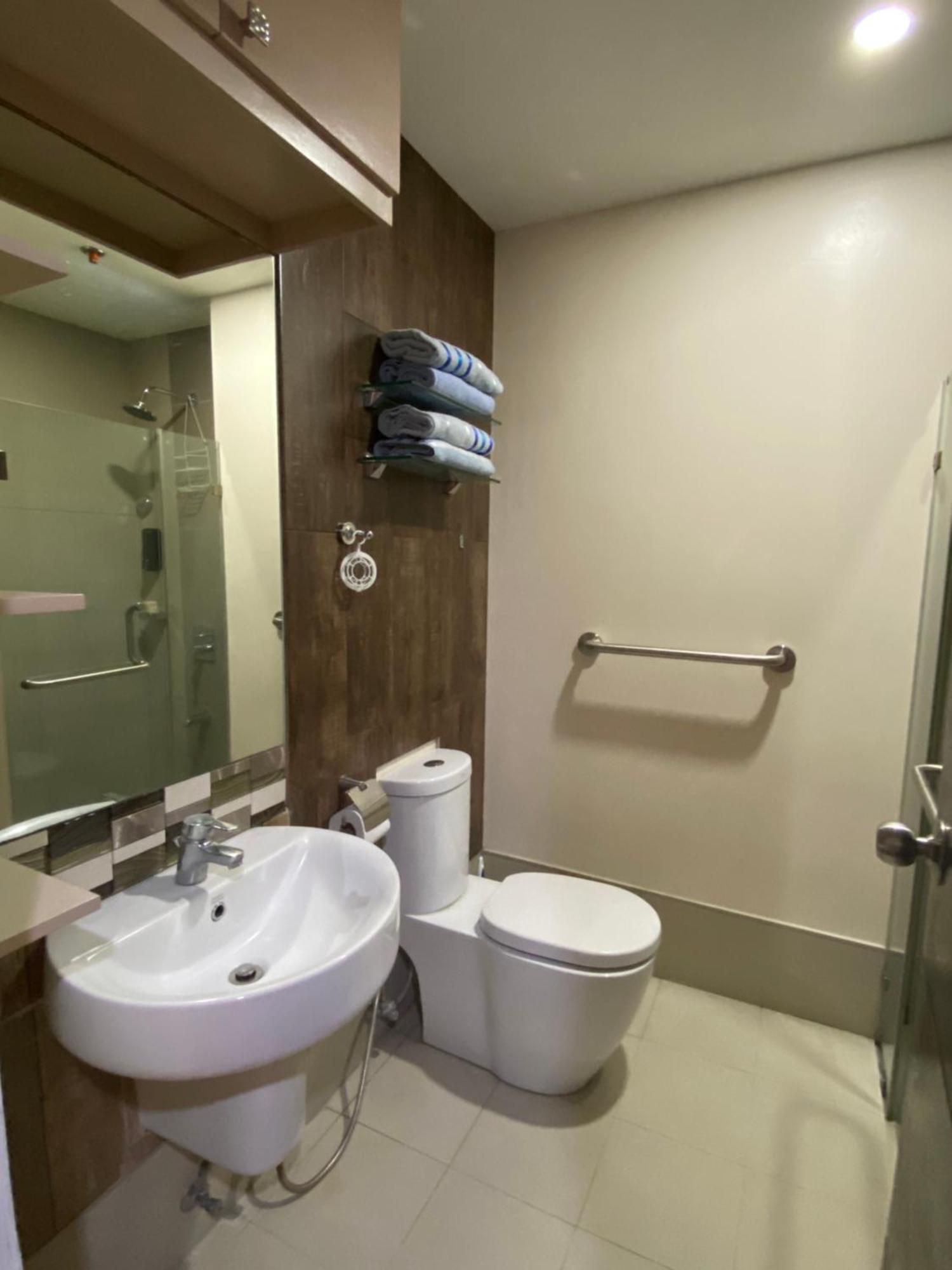Feels Like Home Condos Abreeza Place Tower 1 & 2 Davao Luaran gambar